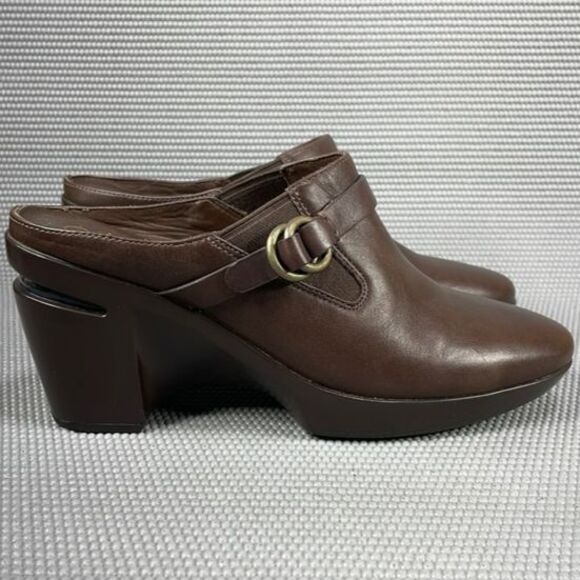 Cole Haan Brown Leather Block Heeled NikeAir Ankle Booties Women's Size 7.5B - Picture 1 of 9
